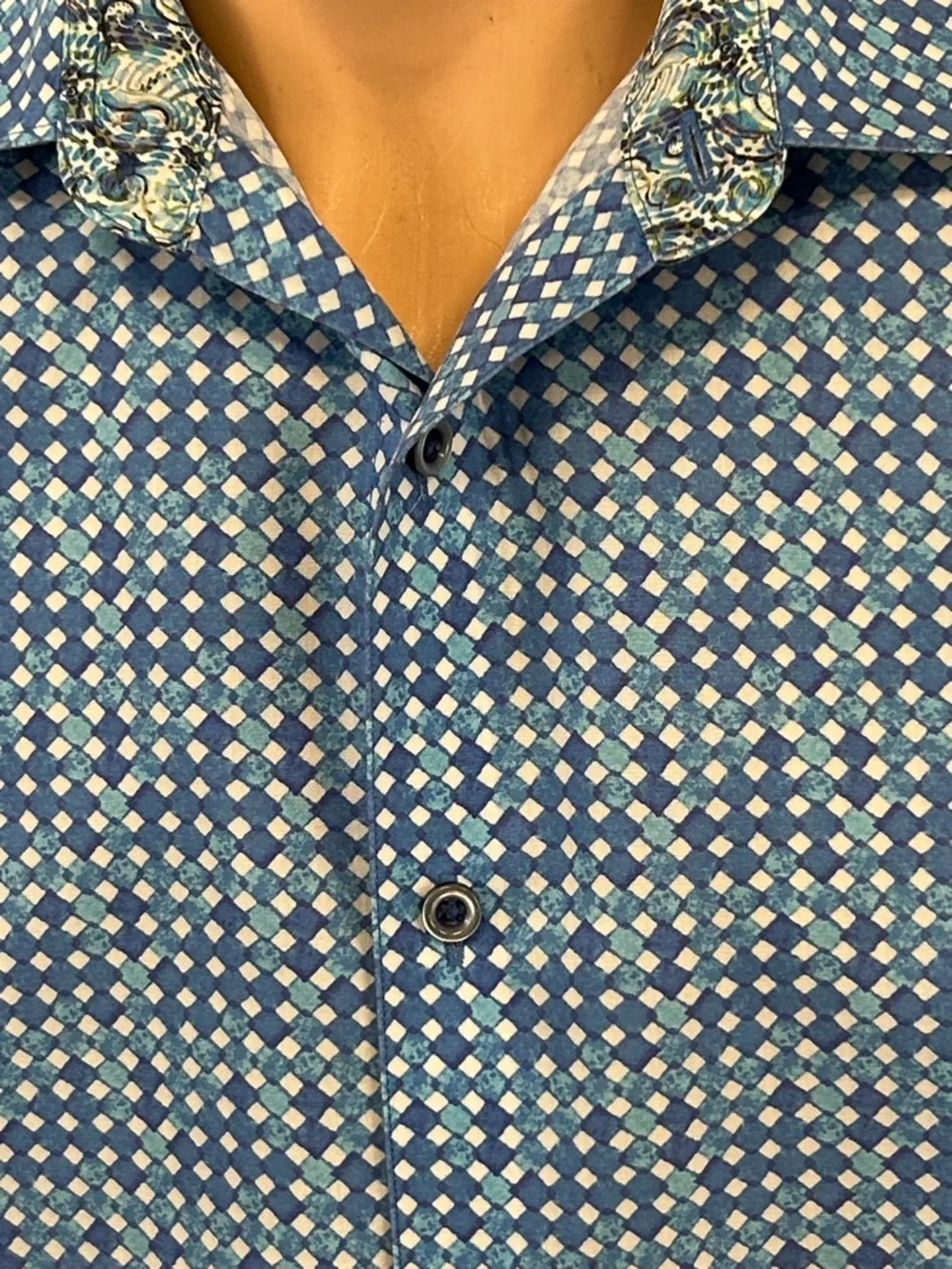 Robert Graham long sleeve button down shirt.  XL - Picture 4 of 7